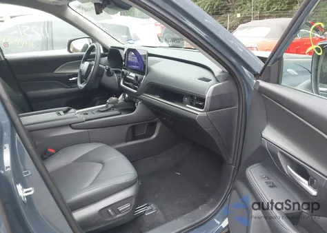 2025 Toyota Grand Highlander Xle z USA, uszkodzony, nr VIN 5TDAAAB53SS084301